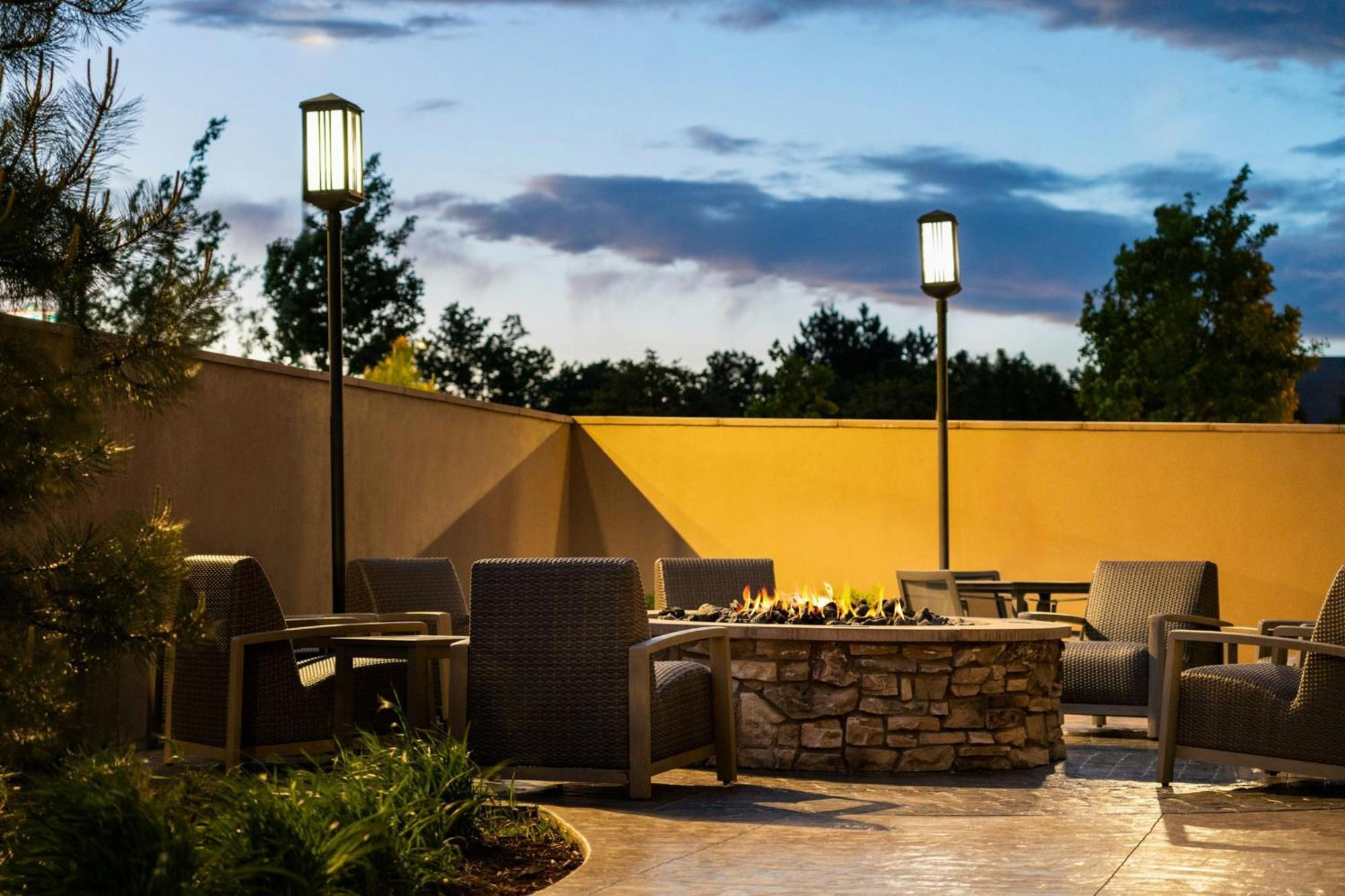 Courtyard By Marriott Denver North/Westminster Eastlake Exterior photo